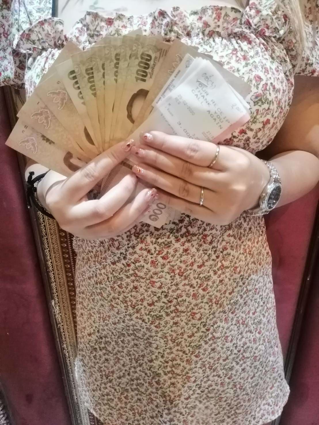 น้องๆสาวสวย ที่ไม่มีรายได้ ร้อนเงิน อยากทำงาน ทักมาครับ