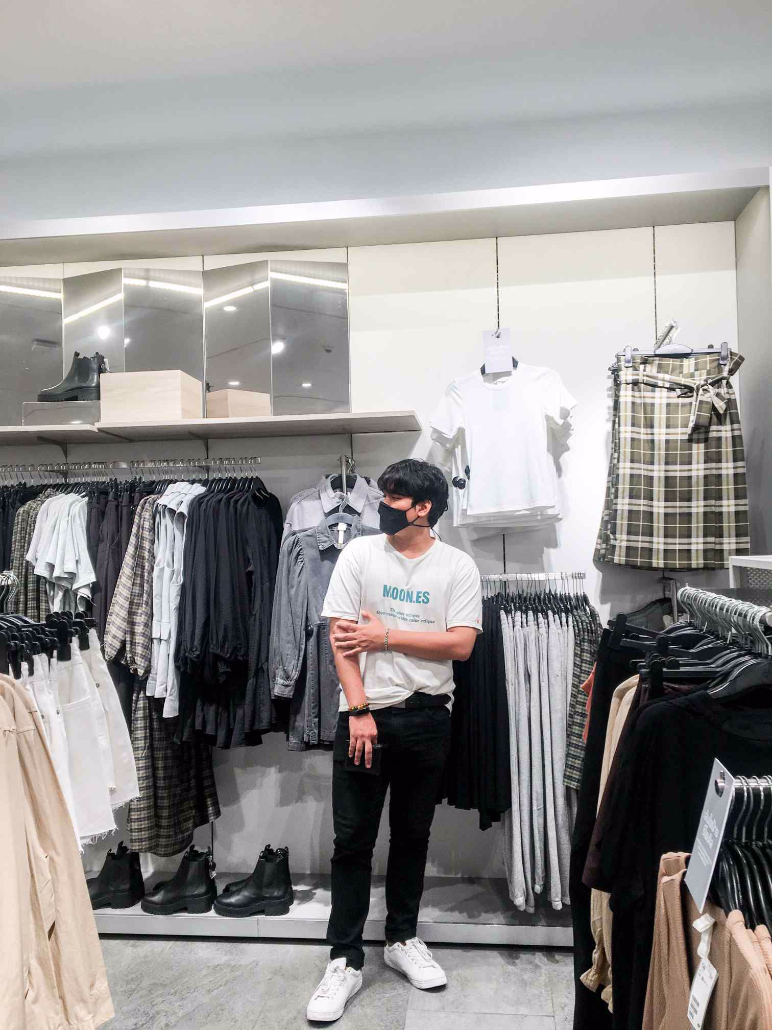 (ชายแท้100%ครับ)  หาสาวใหญ่สาวน้อย นัดเที่ยว นัดนวด รับงานฟิวแฟน สะอาดไม่สูบบุรี่ครับพิกัด กทม.