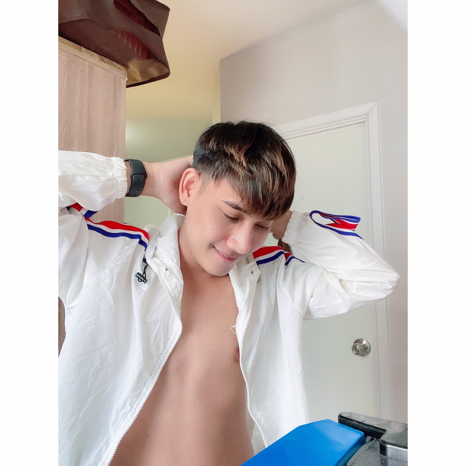 ผมเป็นเกย์รับ หาผู้ใหญ่ใจดีดูแลครับ