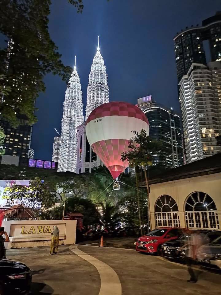 หาสาวๆ ที่ร้อนเงิน