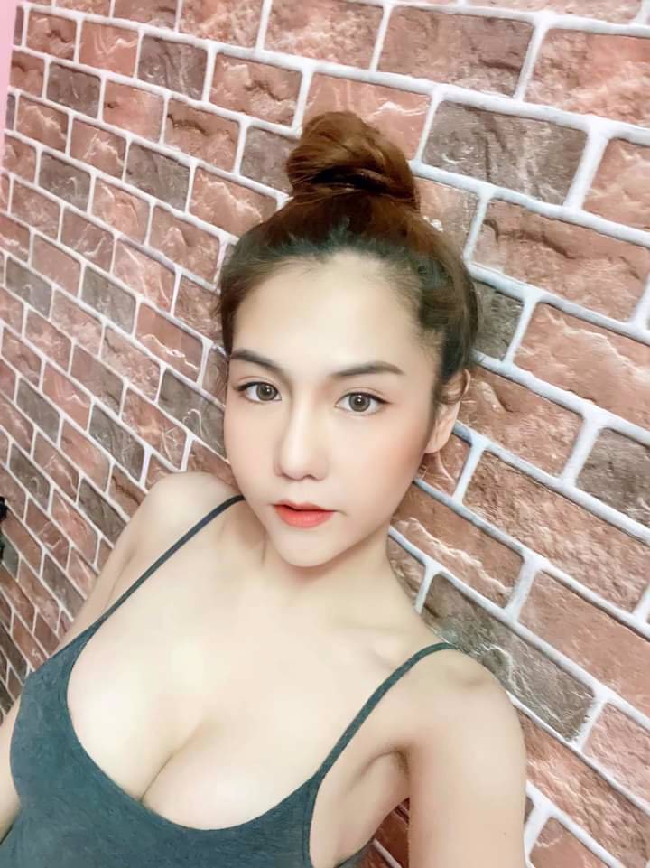 อายุ 22 ปี ค่ะ หาคนดูแล ขาวสวยตรงปก