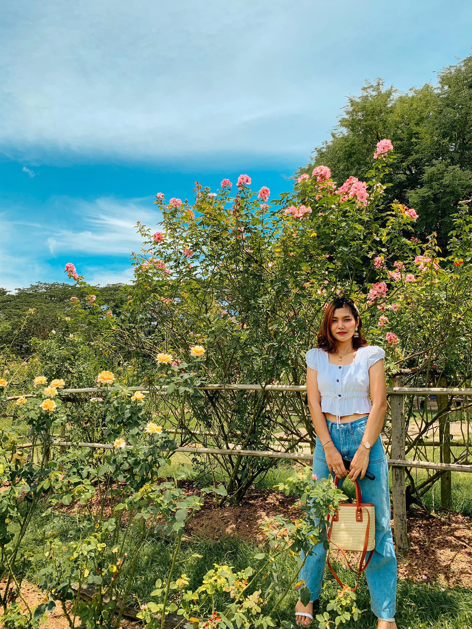 สนใจแอดมาคุยได้ ไม่จำกัดอายุ ไอดีไลน์ : Momay9794