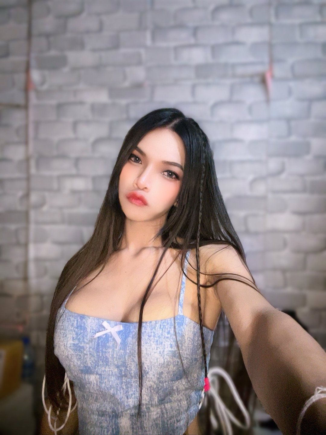 หาพี่ชายเลี้ยงดูระยะยาวค่ะ ชื่อกิ๊ฟค่ะ อายุ25ปี หาพี่ๆใจดีพอที่จะดูแลนู๋ค่ะ