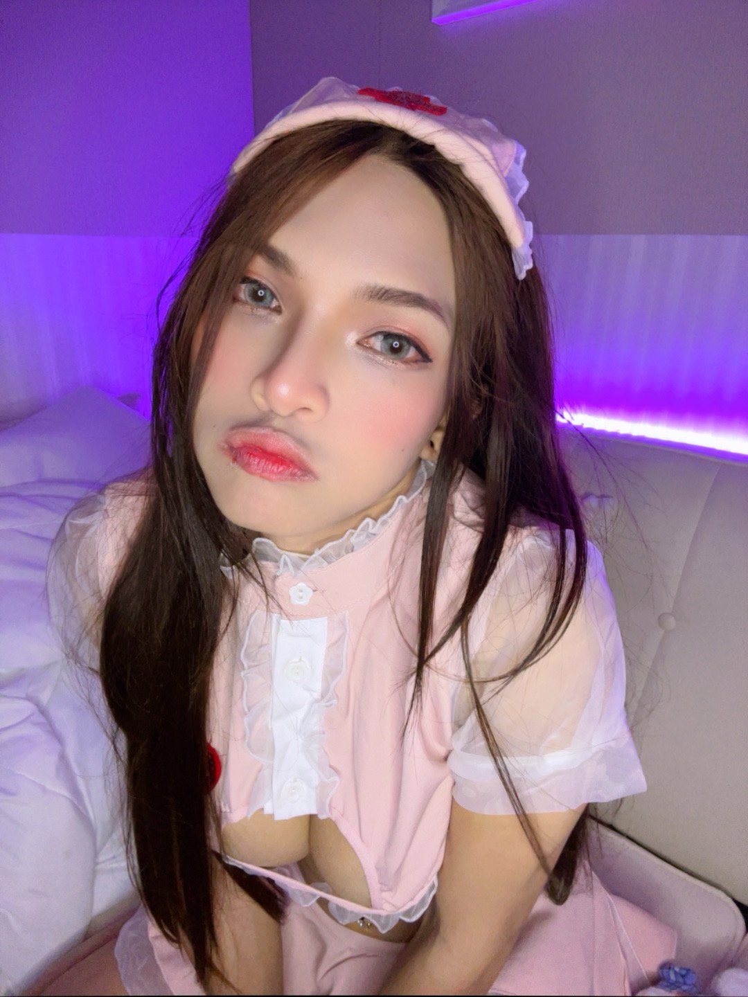 หาพี่ชาย ช่วยเหลือตอนนี้ ค่ะ มีห้อง ไลน์ gif_ka สาวสองนะค่ะ 