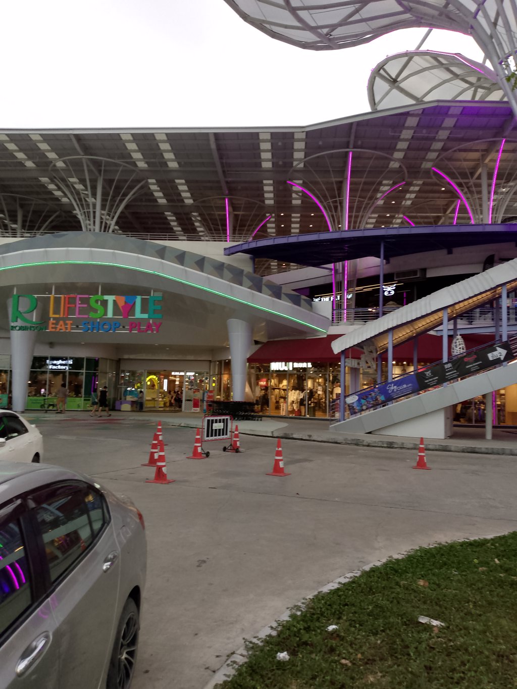 🚘เจ้าของกิจการหานักเรียนดูแล1คนสวยน่ารัก