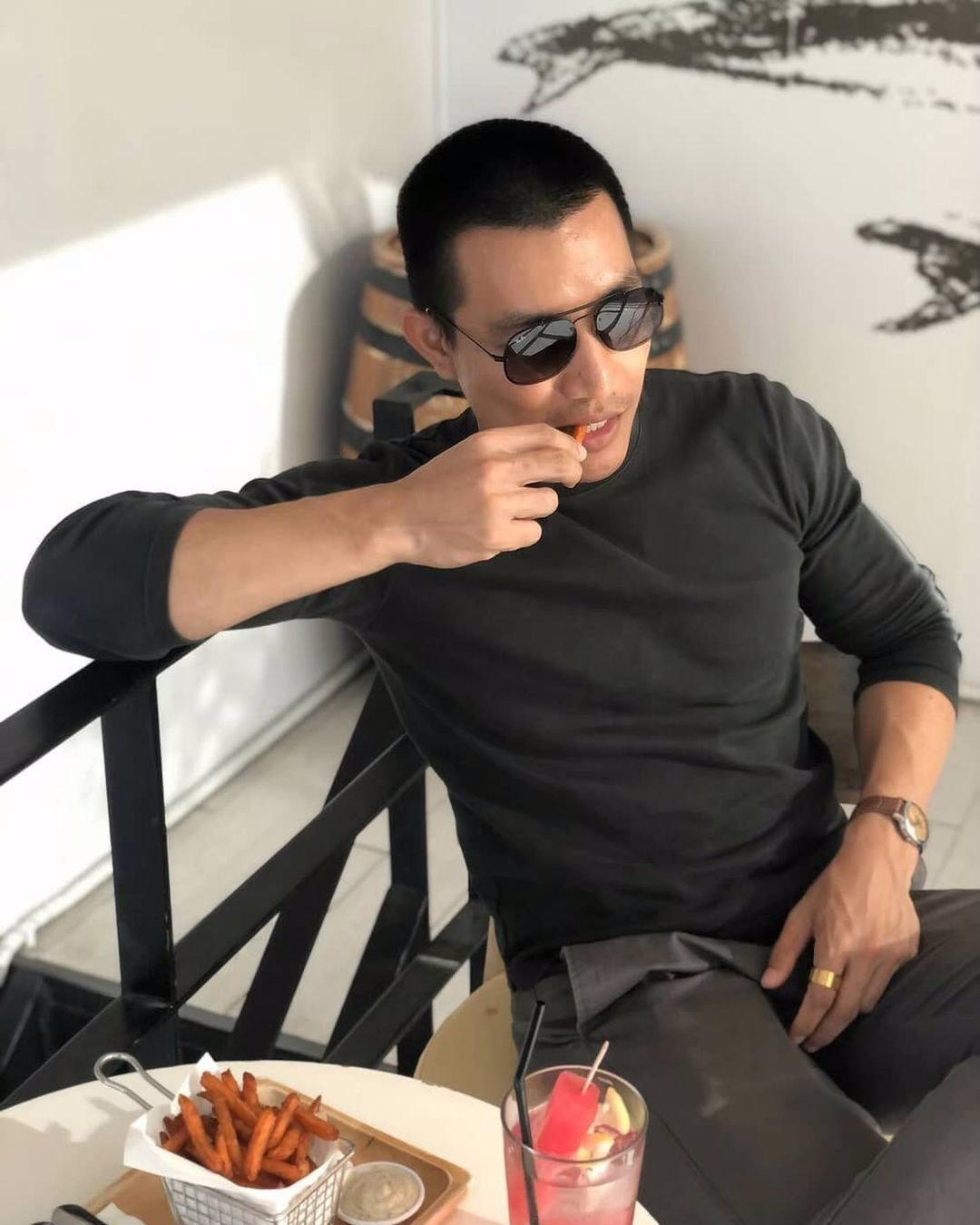 พี่ชาย ค่ะ ทหารเรือ รับแต่ ผญ นะค่ะ  🌹😎