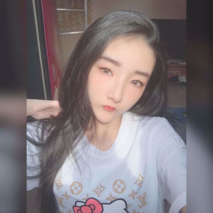 น้องนิว อายุ21 หาพี่ใจดีช่วย