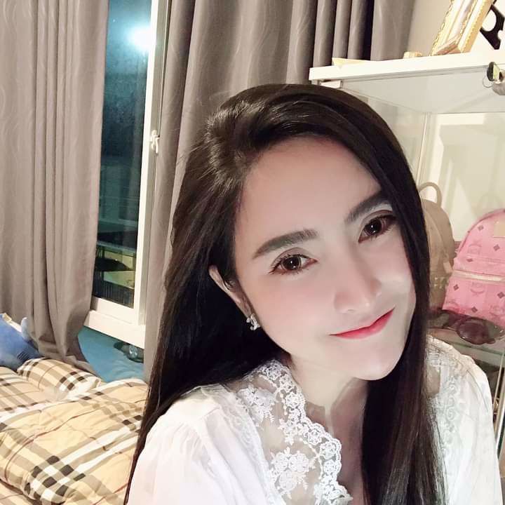 น้องนิว อายุ21 ปี หาพี่ใจดีช่วย