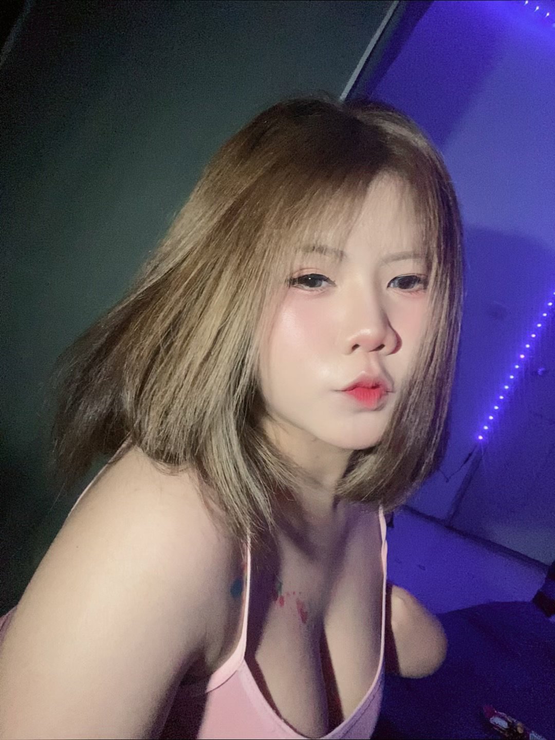 หนูเดือนร้อนมากต้องการพี่ช่วย(ไม่สะดวกนัดค่ะ)