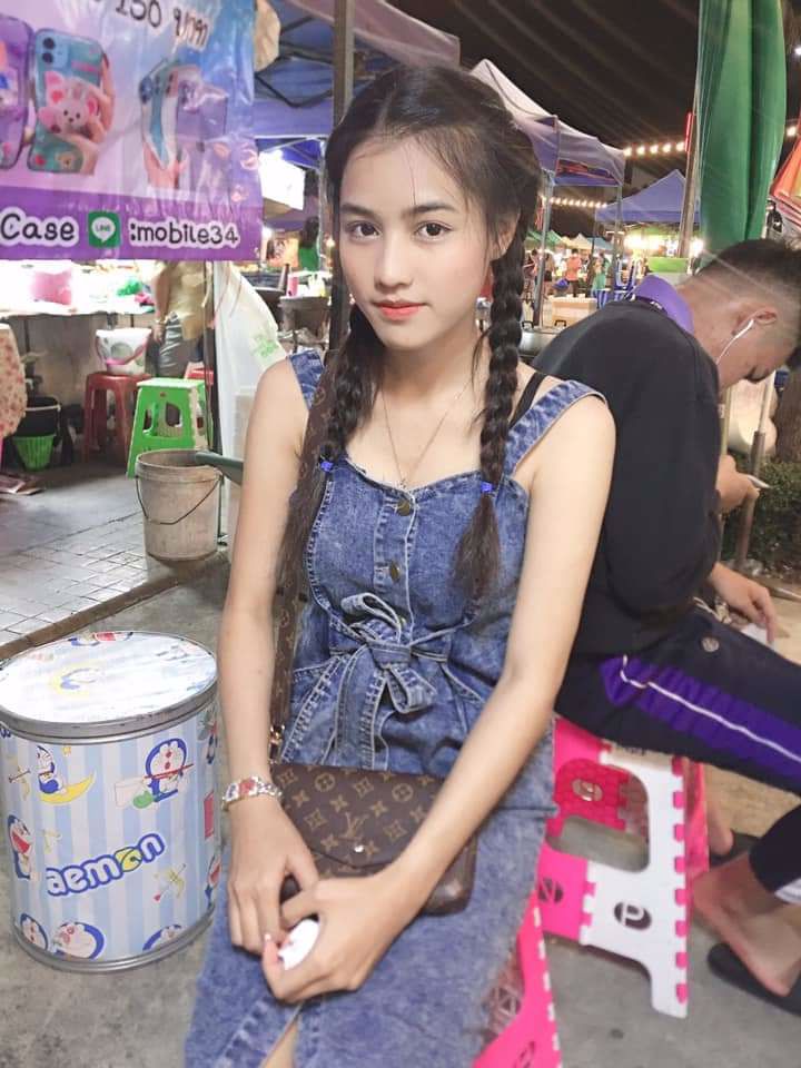 สวัสดีค่ะ  น้องชมพู หาพี่ดูเเลระยะยาวคะ