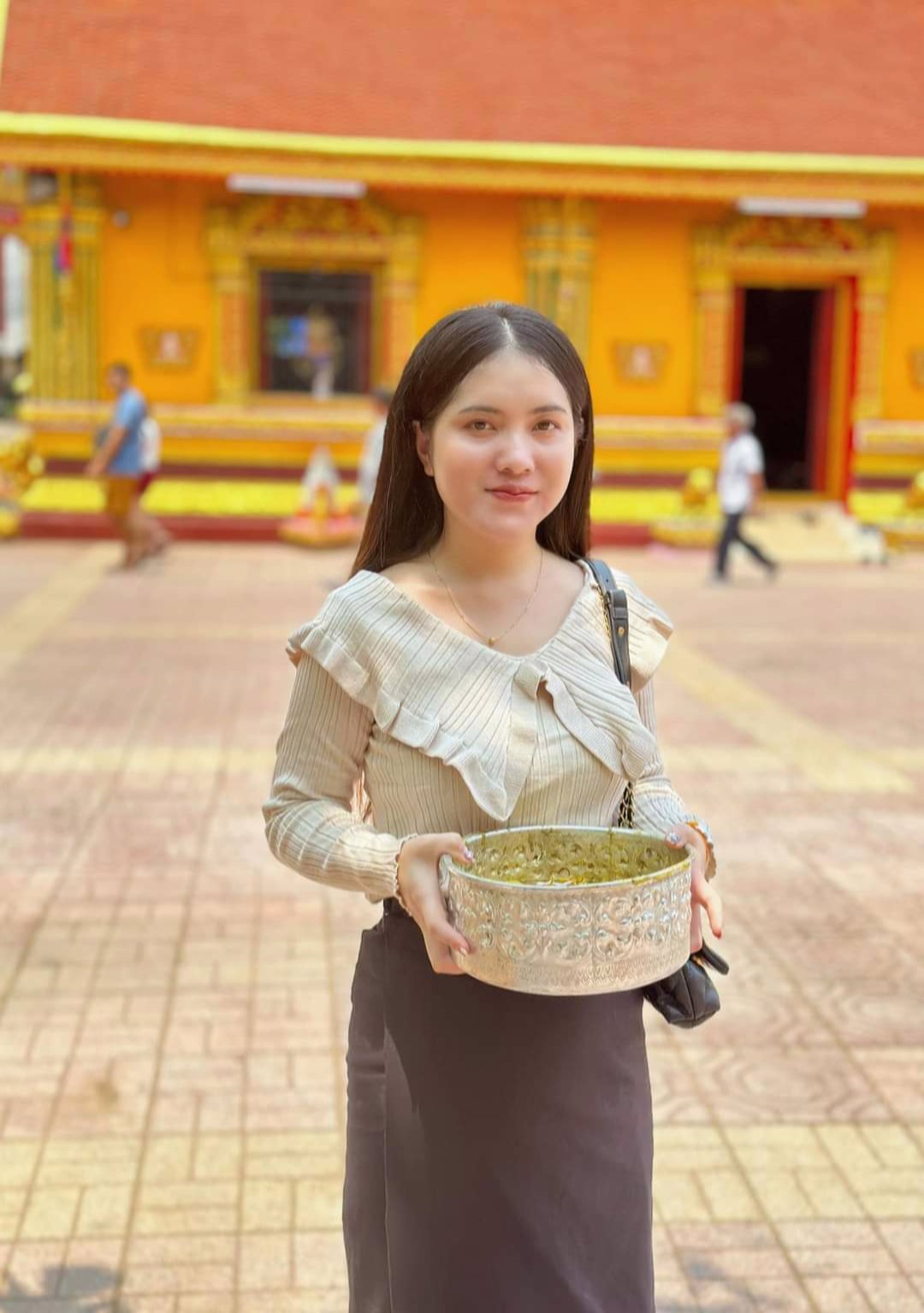 สาวลาวหาแฟน หาคนดูแล หาคนจริงใจ