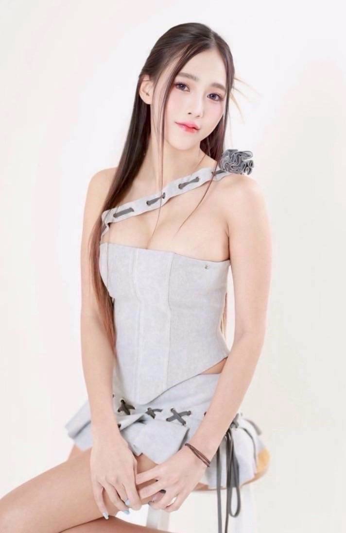 หาค่าขนม น้องฟ้า สวยหุ่นดีนางแบบ นมบึ้ม