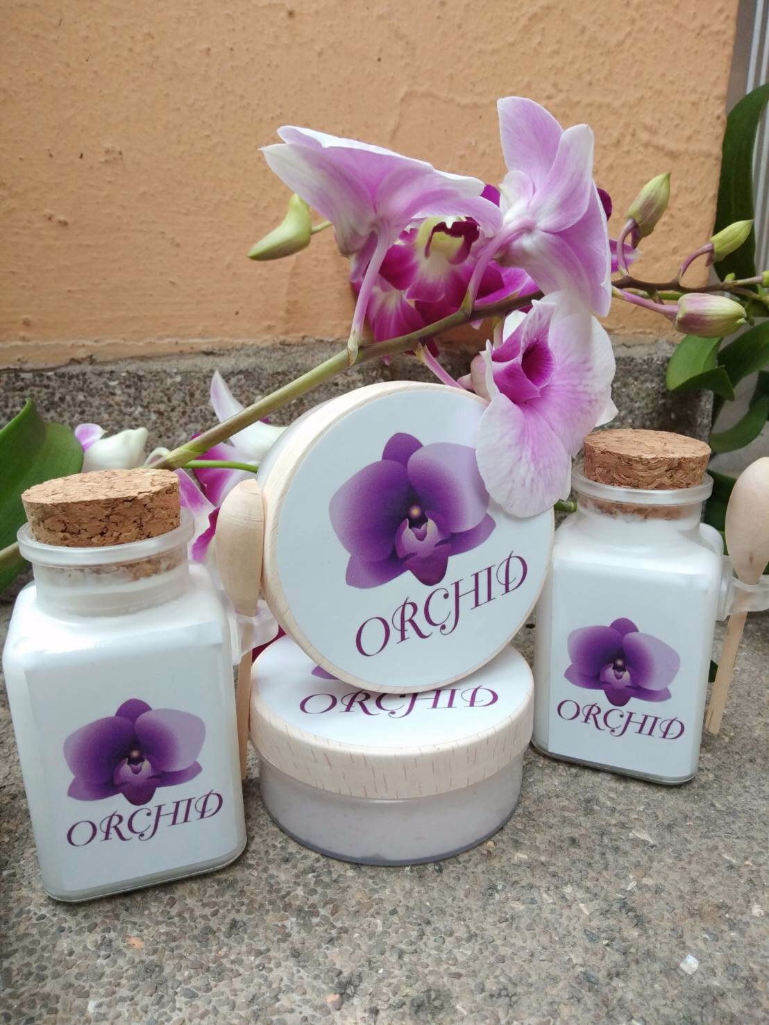 รับสมัครชายหนุ่มรักงานบริการ ร่วมงานออร์คิดกรุ๊ป ใกล้สนามบินดอนเมือง รังสิต ฟูลไทม์ พาร์ทไทม์ มีที่พัก line chunklajambal ครับ