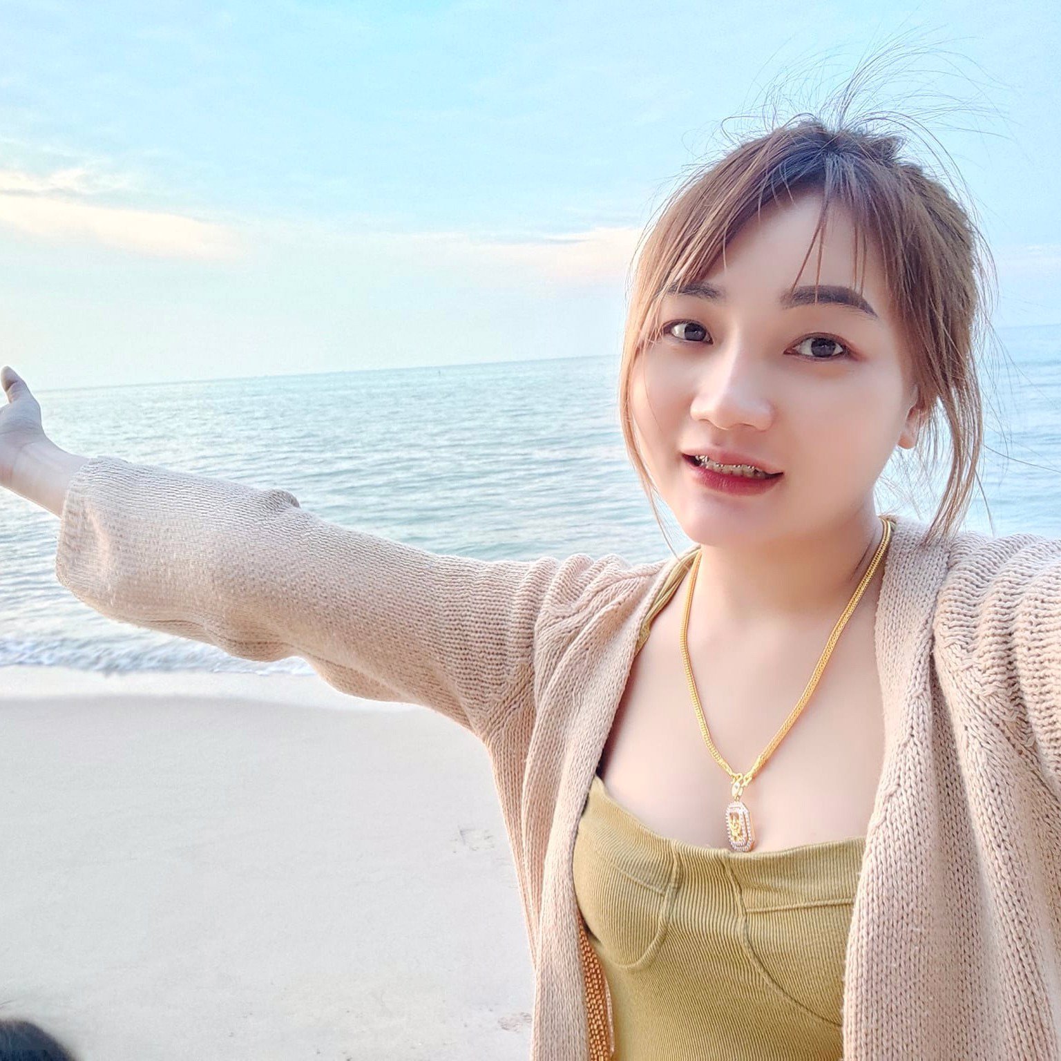 phakawadee หาคนที่พร้อมจะจริงใจกับเรา ยังไม่พร้อมที่จะนัดเจอเพราะโดนทำร้ายมา ไม่เอาโรคจิต มีพื้นที่ส่วนตัวให้กัน ยอมรับซึ่งกันและกัน 