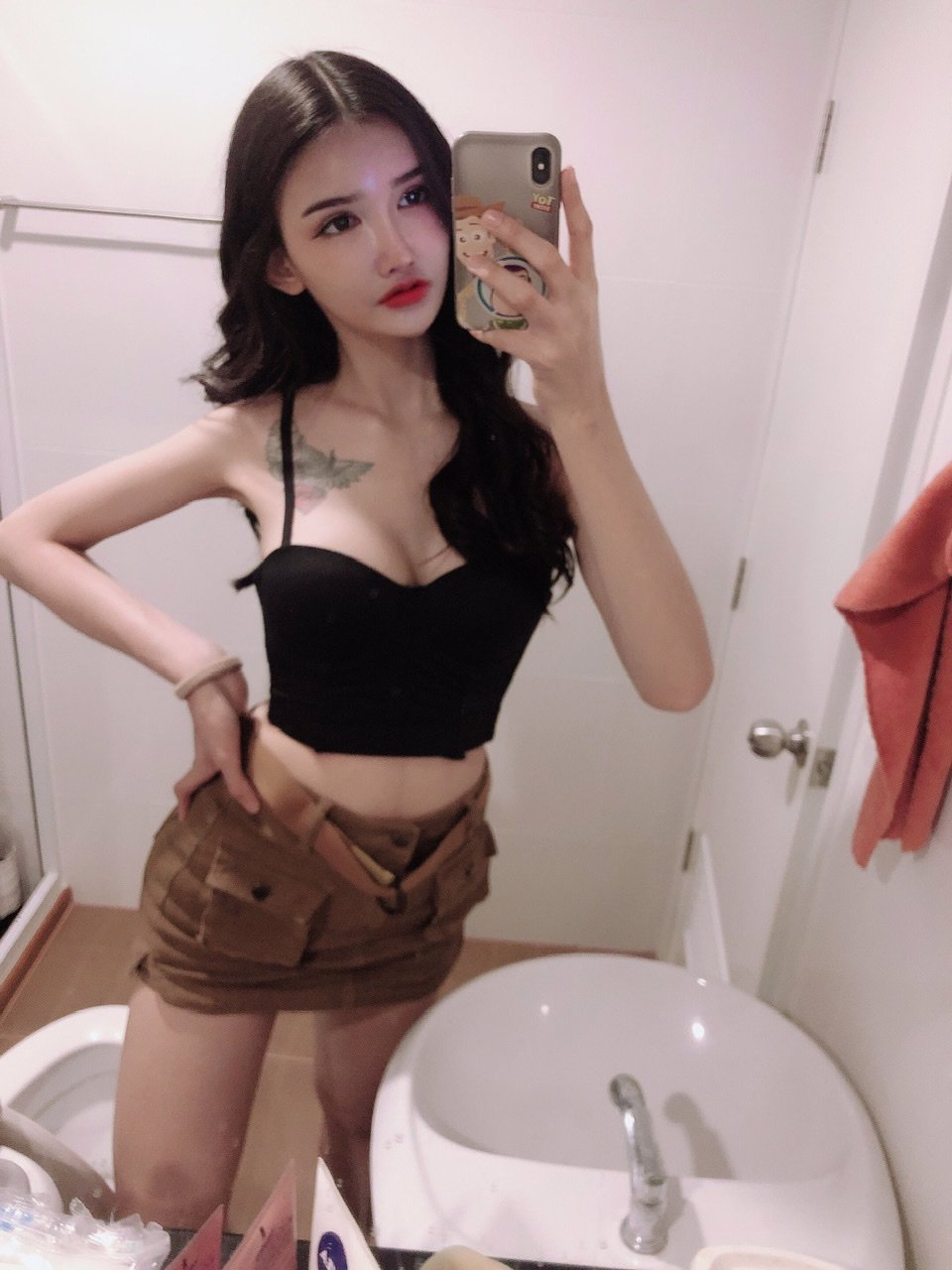 หาพี่ใจดีช่วยเหลือค่าห้องค่ะ กรุงเทพนะคะ