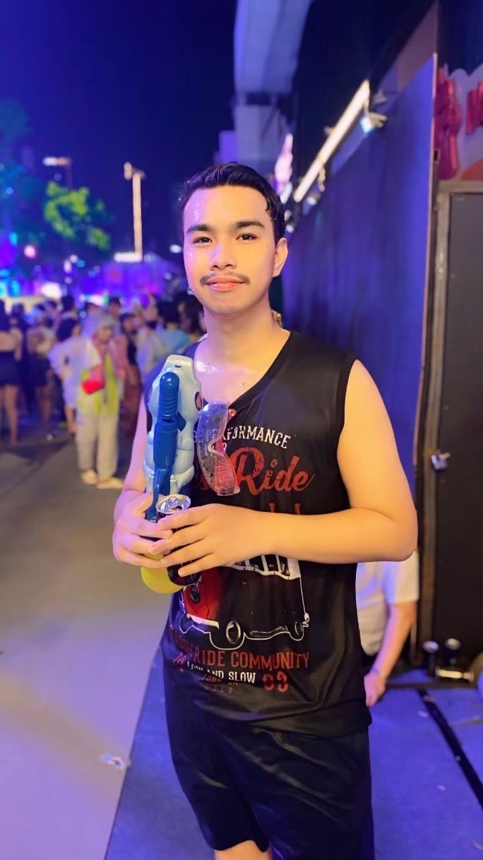 ผชหาคนช่วยเหลือครับ ผมไซส56 เดือดร้อนใช้เงินด่วน