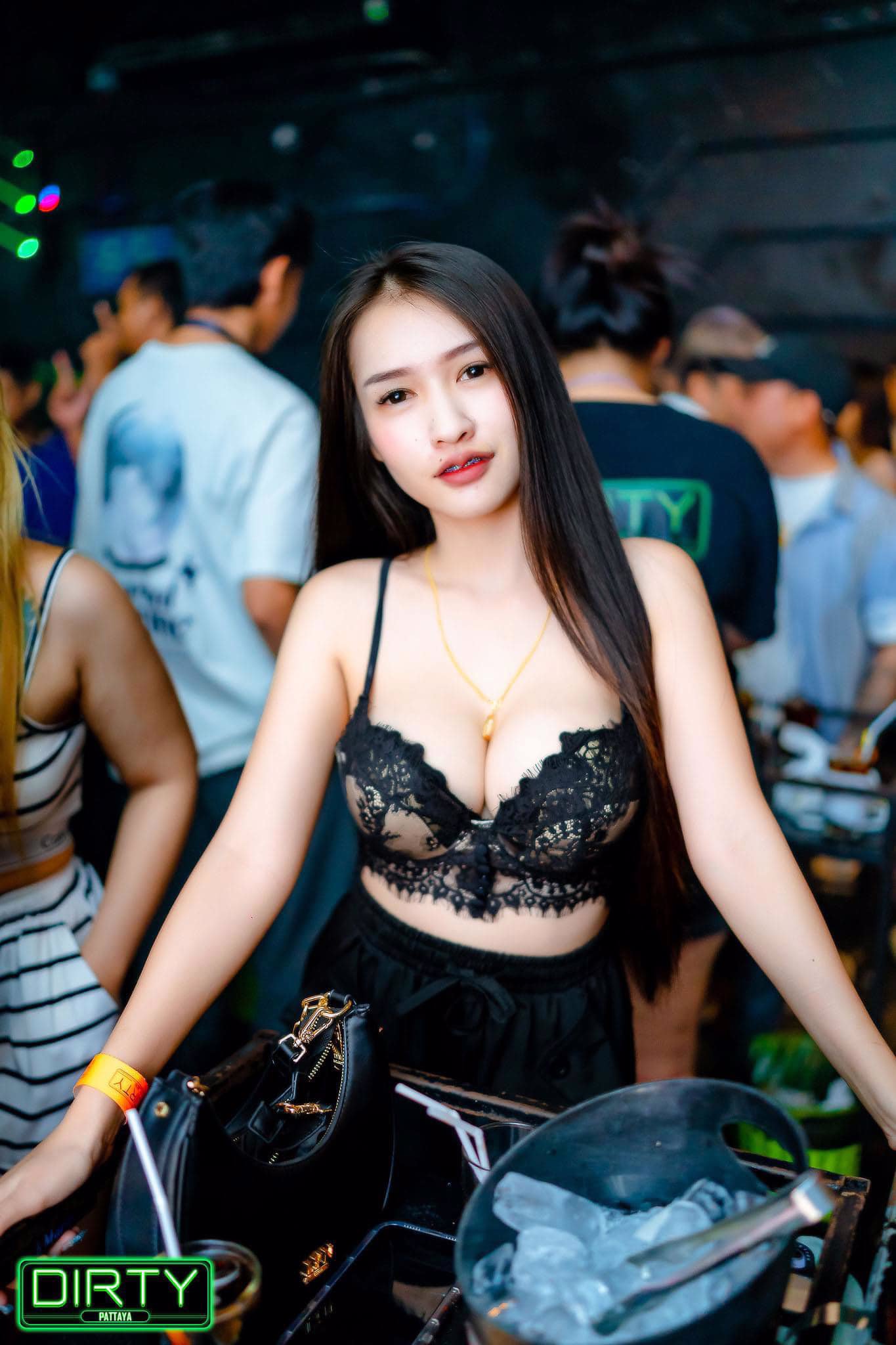 หาคนเลี้ยงดู