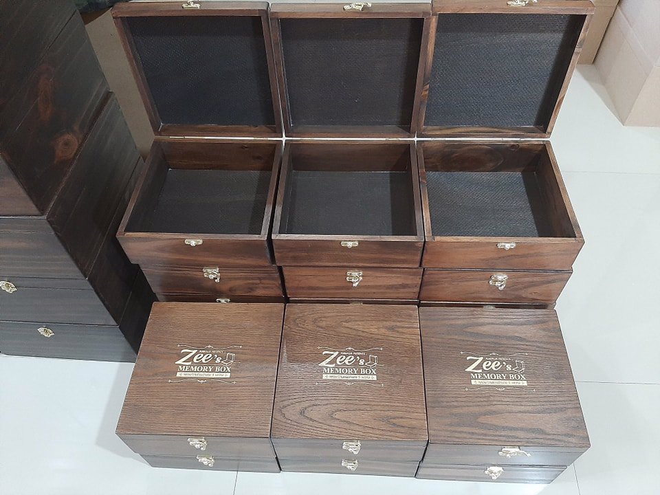 กล่องไม้ฝาล๊อคสีวอลนัท