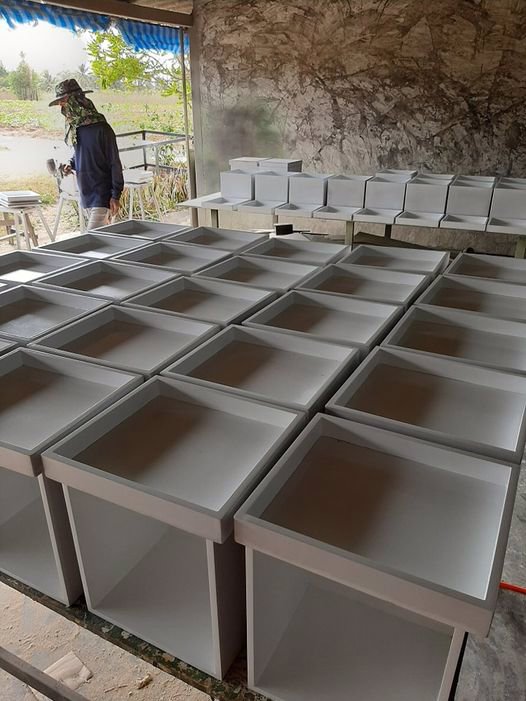 กล่องไม้สีขาว