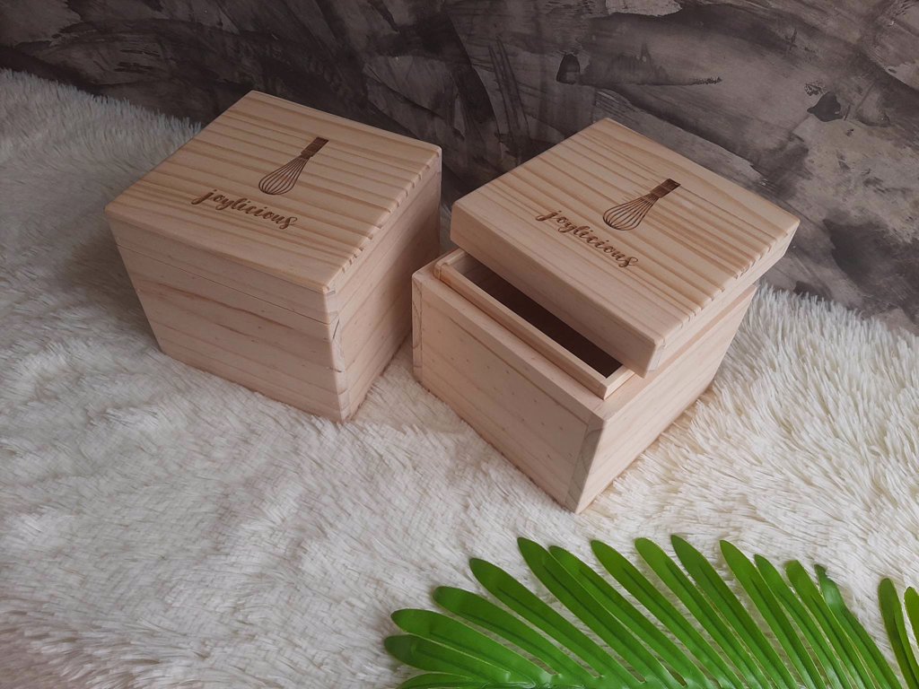 กล่องไม้สนแบบฝาครอบ