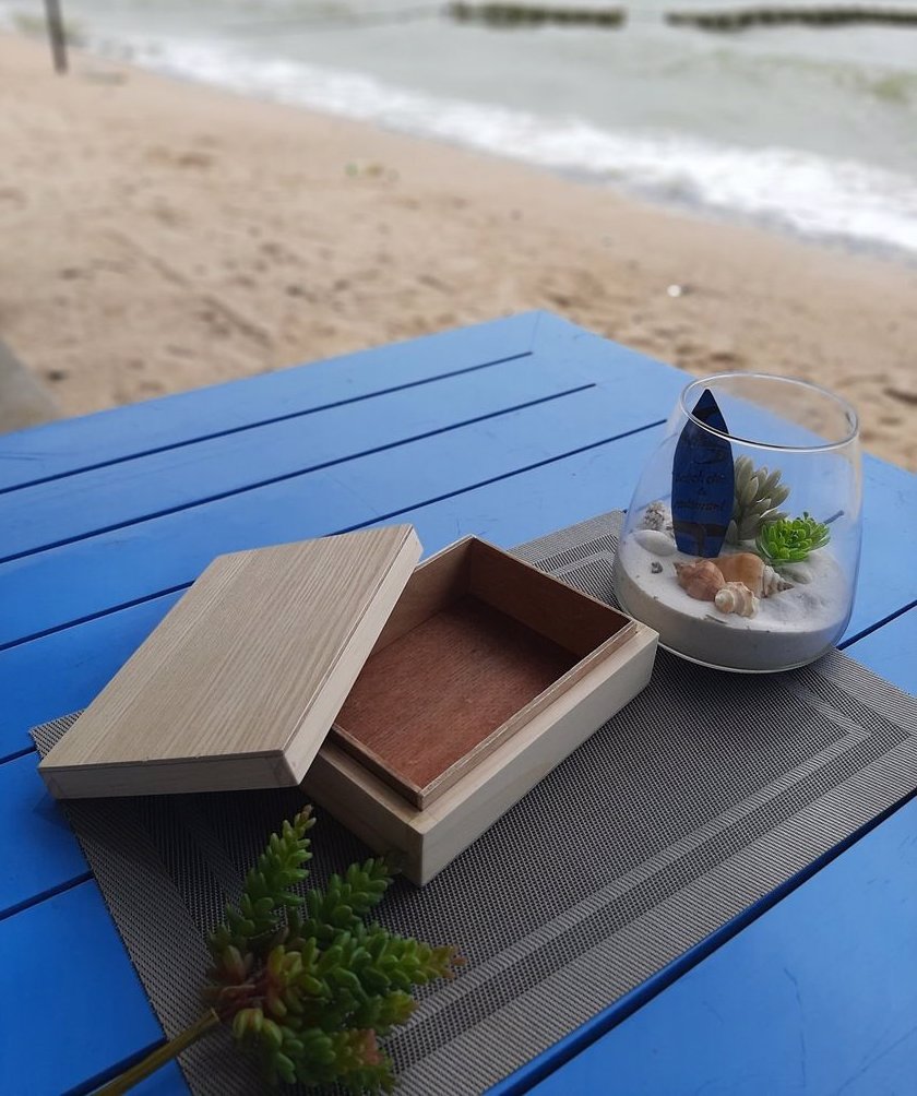 กล่องไม้ฝาครอบ