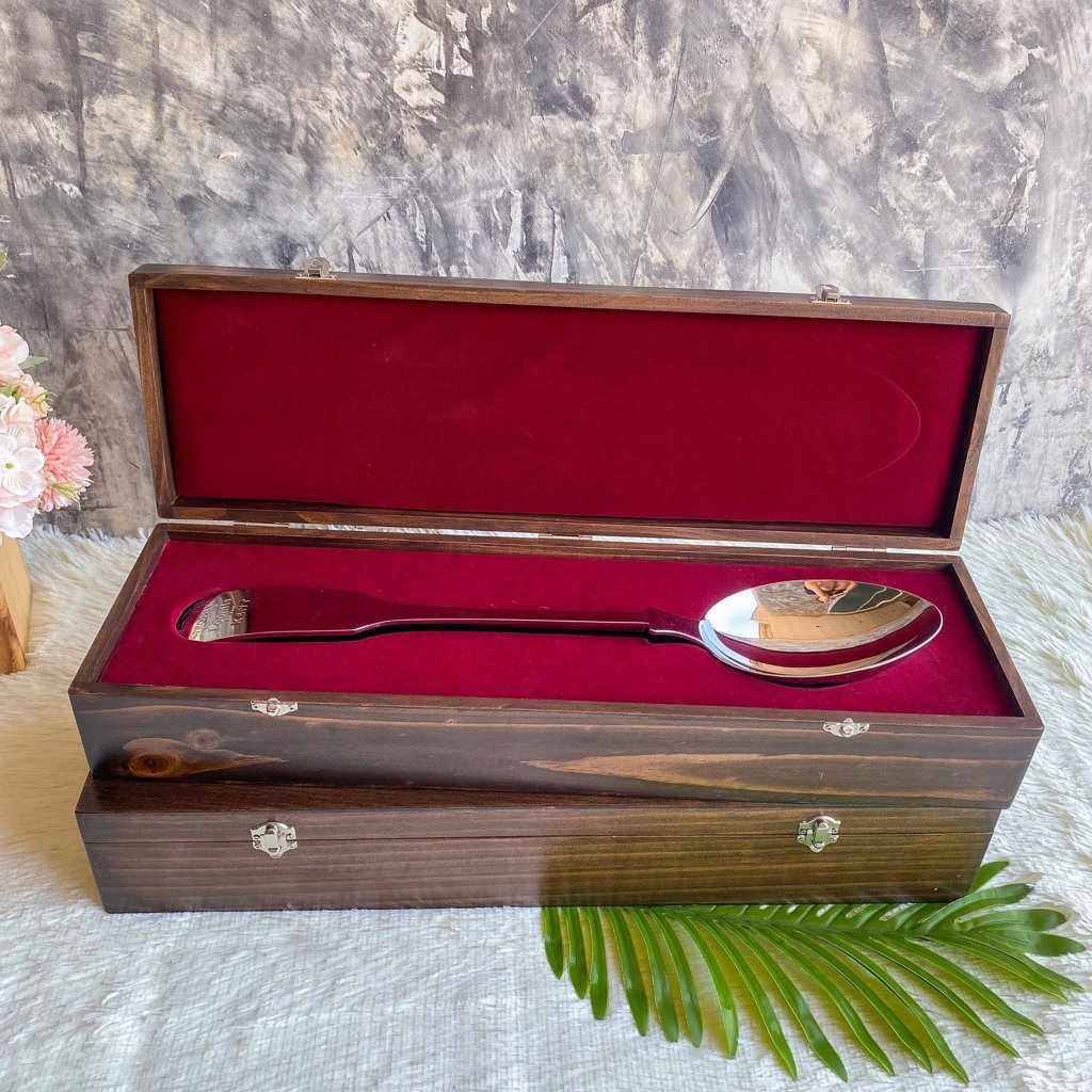 กล่องไม้ใส่ของที่ระลึก