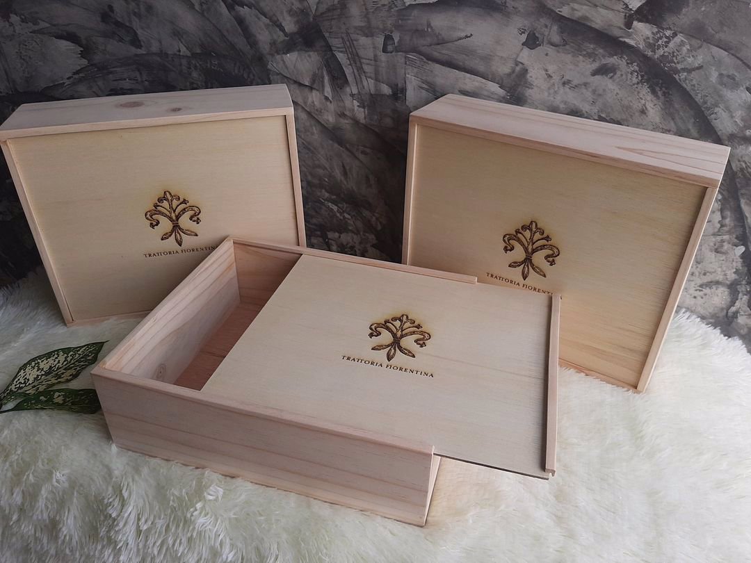 กล่องไม้ฝาสไลด์