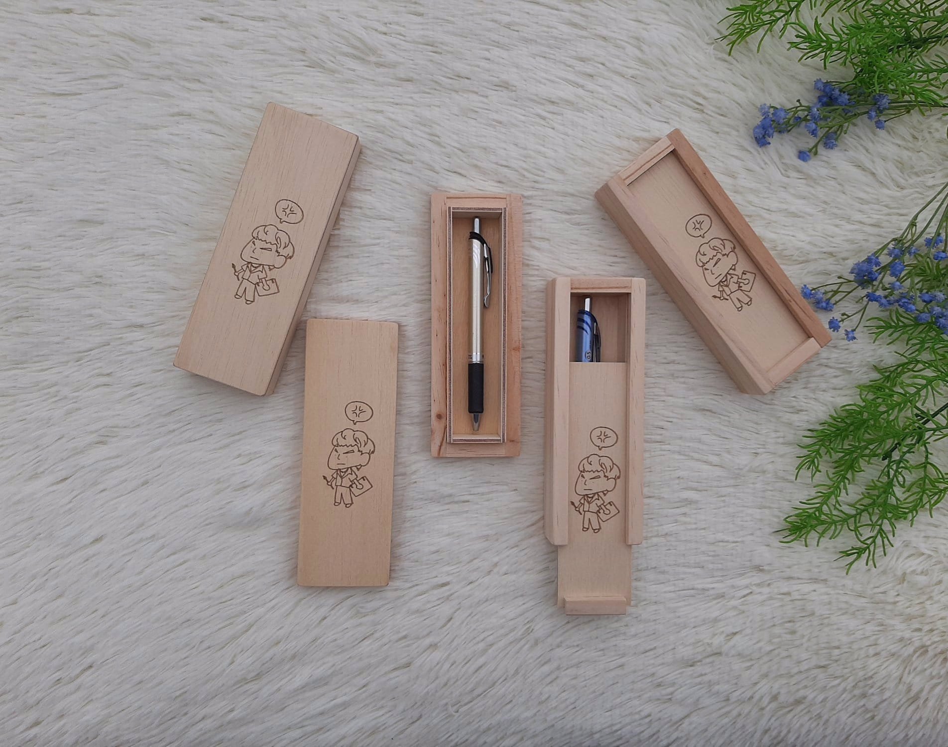 กล่องไม้ใส่ปากกา