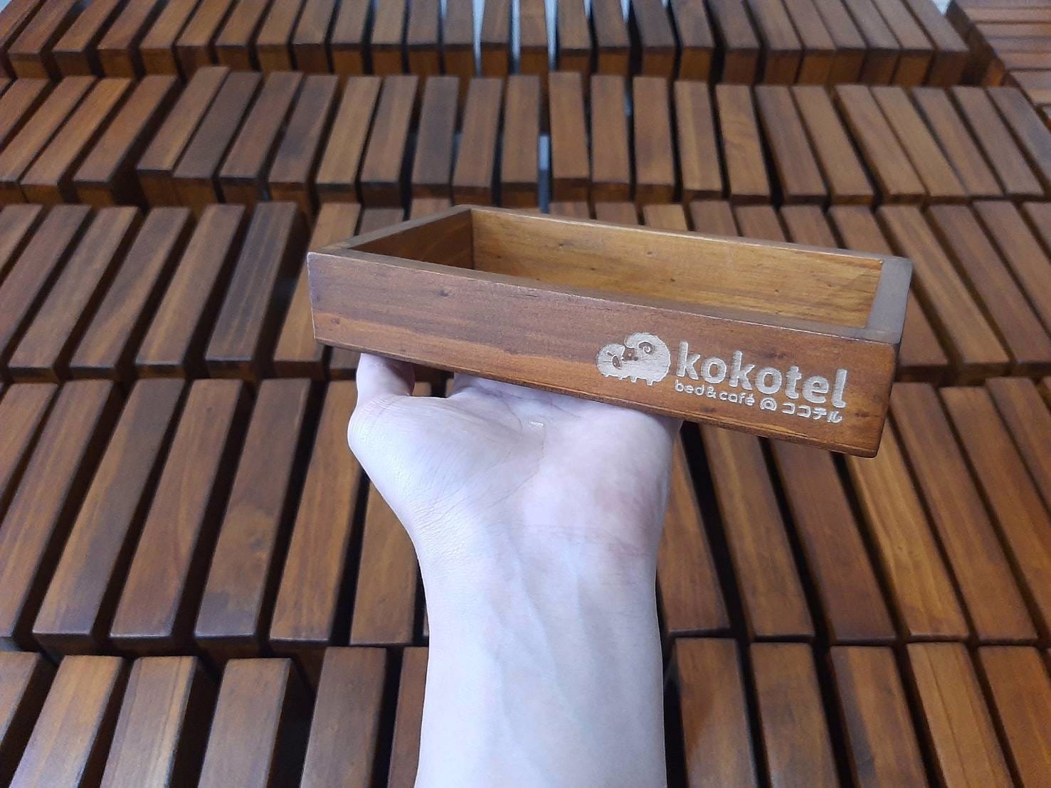 ถาดไม้สนขนาดเล็ก