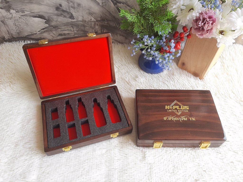 กล่องไม้สนบุผ้ากำมะหยี่