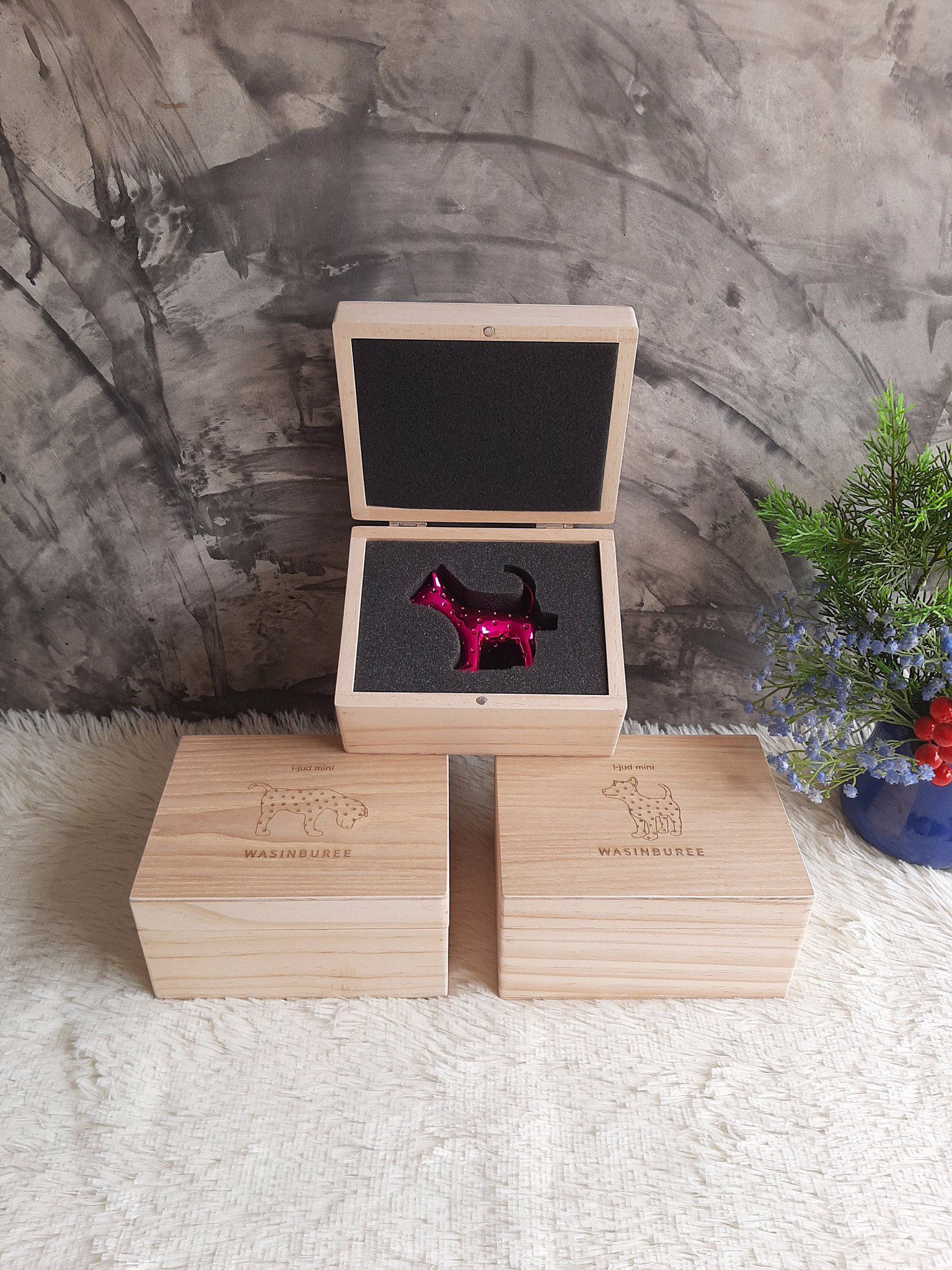 กล่องไม้ใส่โมเดลตุ๊ตา