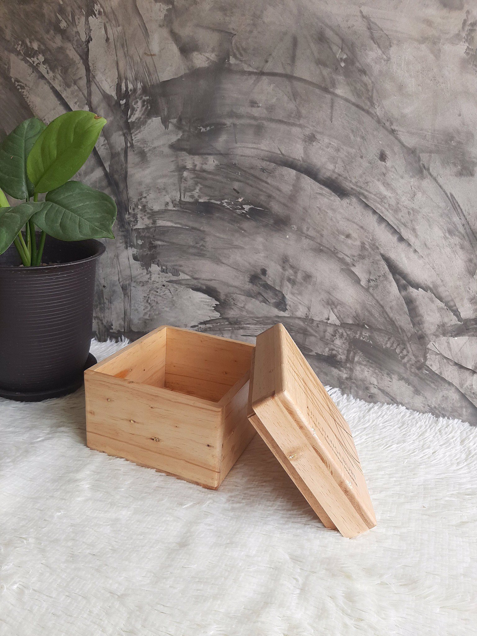 กล่องไม้สนแบบฝาครอบ