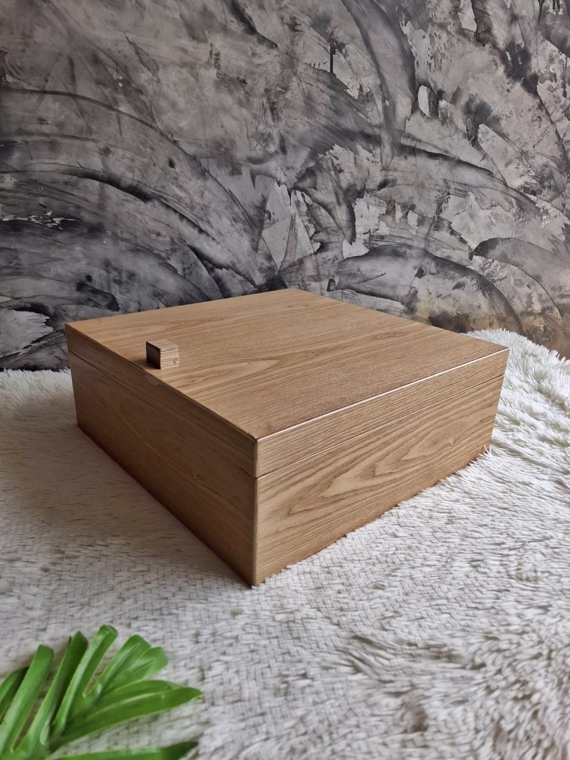 กล่องไม้ครอบตู้ไฟ