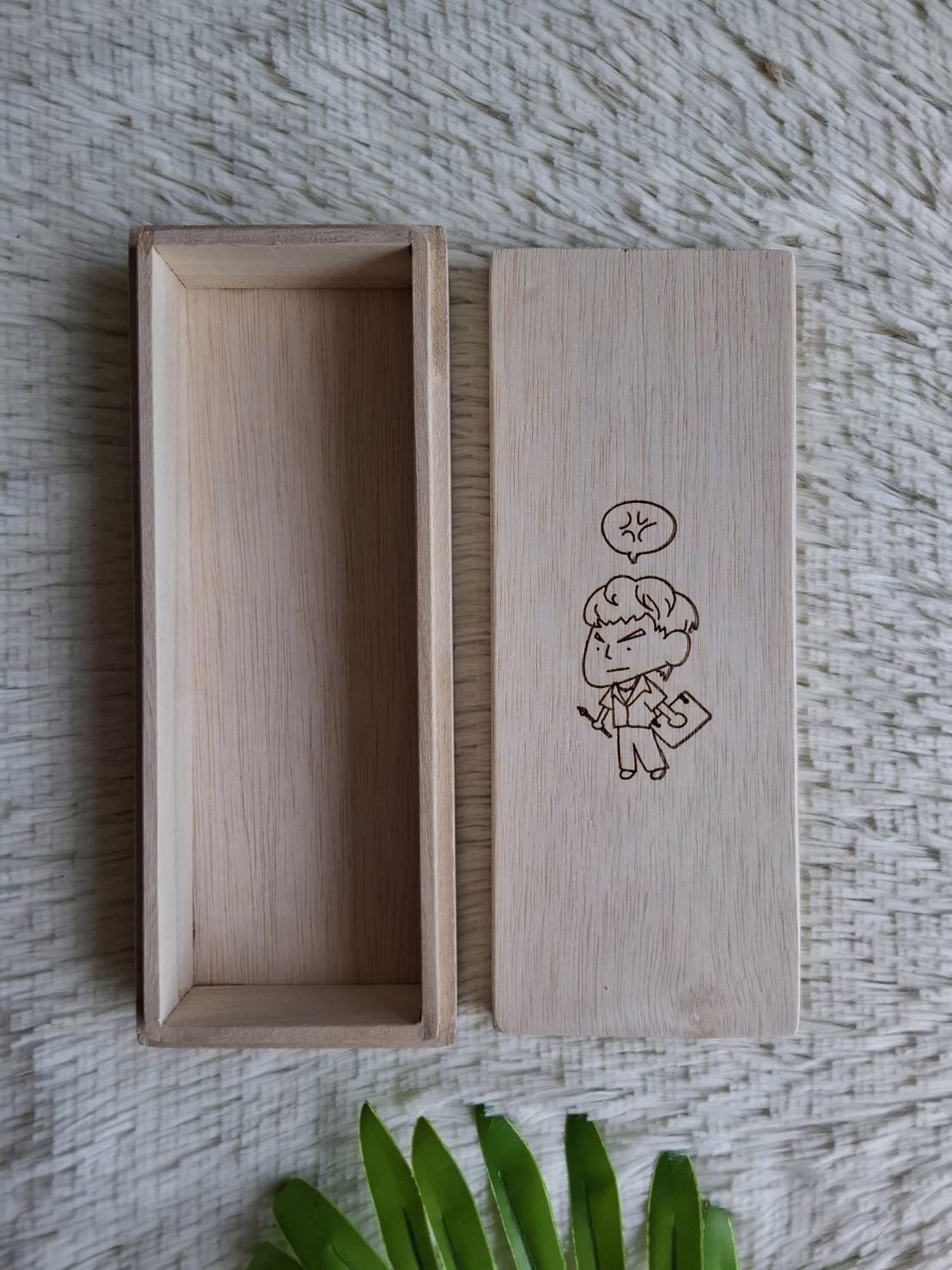 กล่องไม้ใส่ปากกา