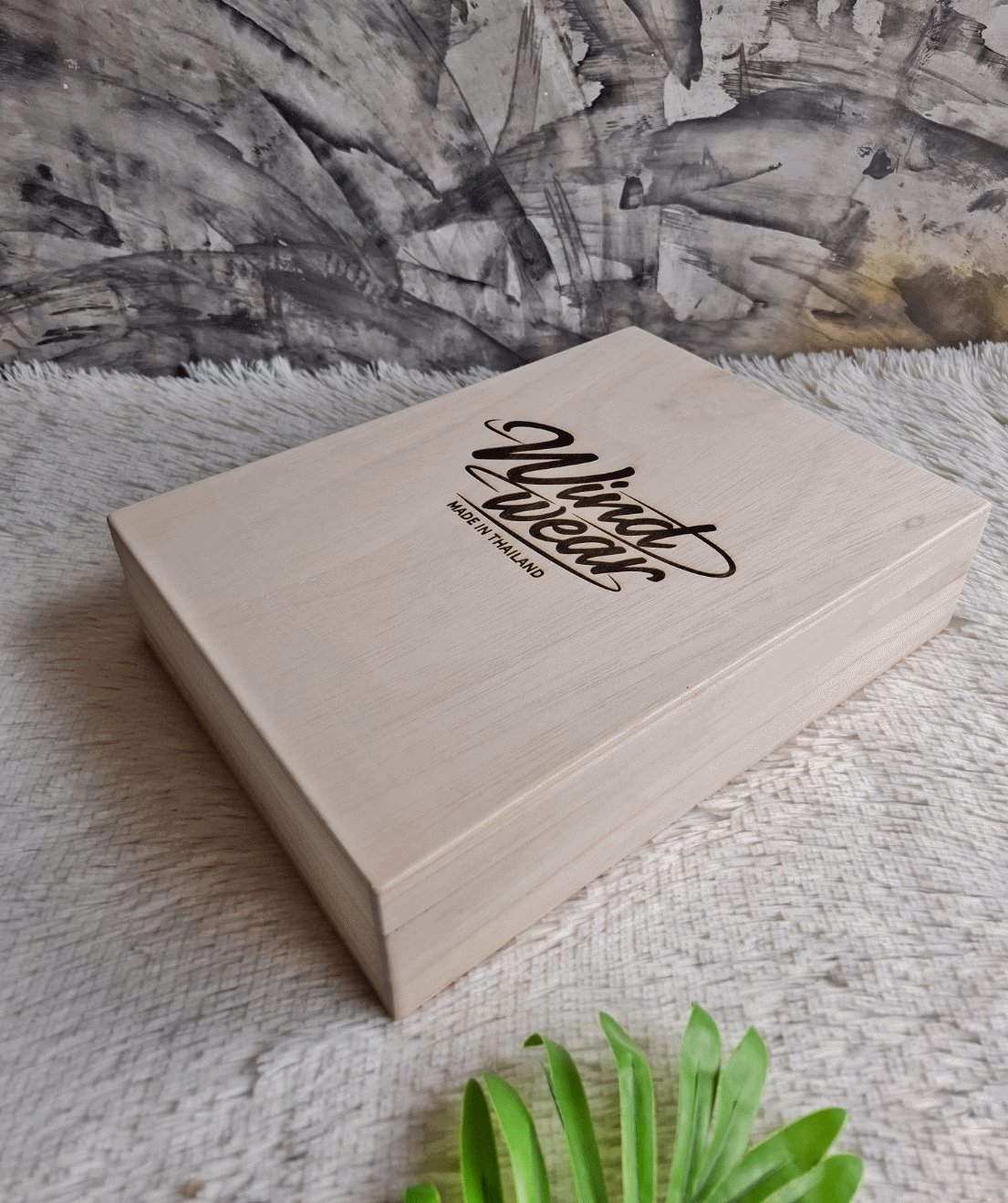 กล่องไม้ฝาครอบ