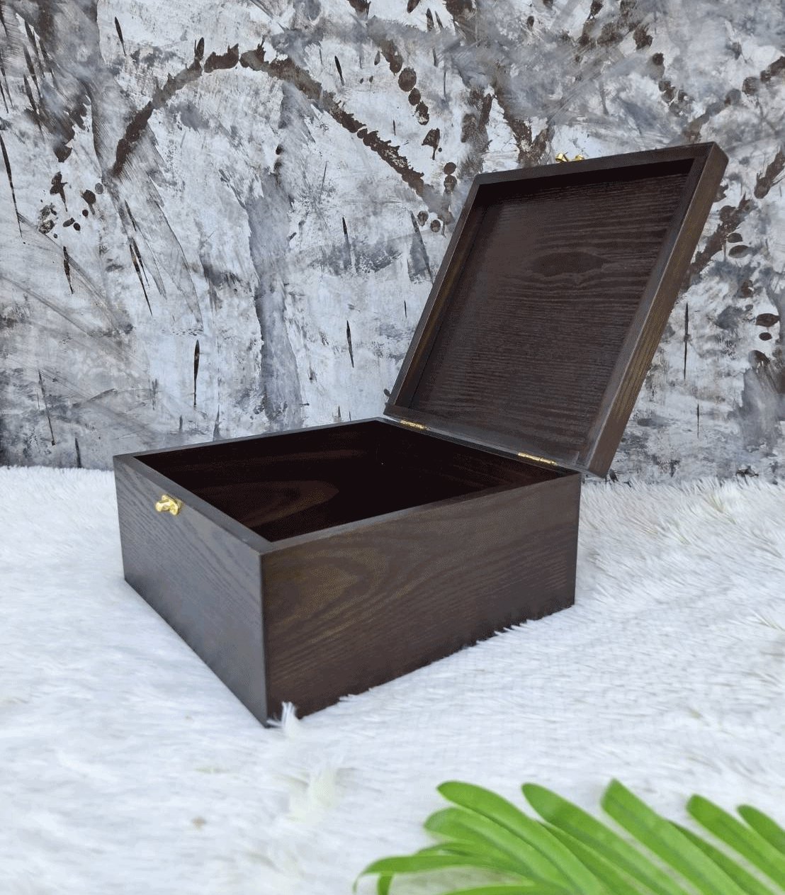 กล่องไม้สนฝาล็อค