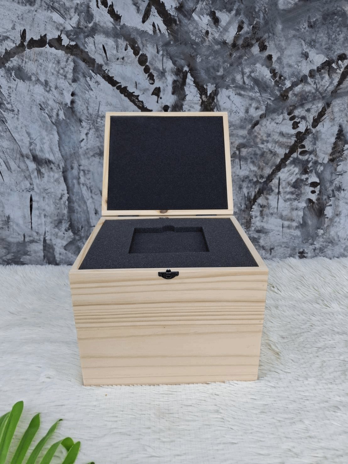 กล่องไม้ใส่งานตุ๊กตาโมเดล