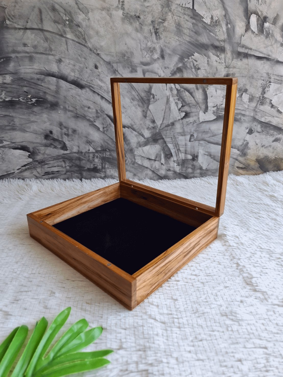 กล่องไม้สัก