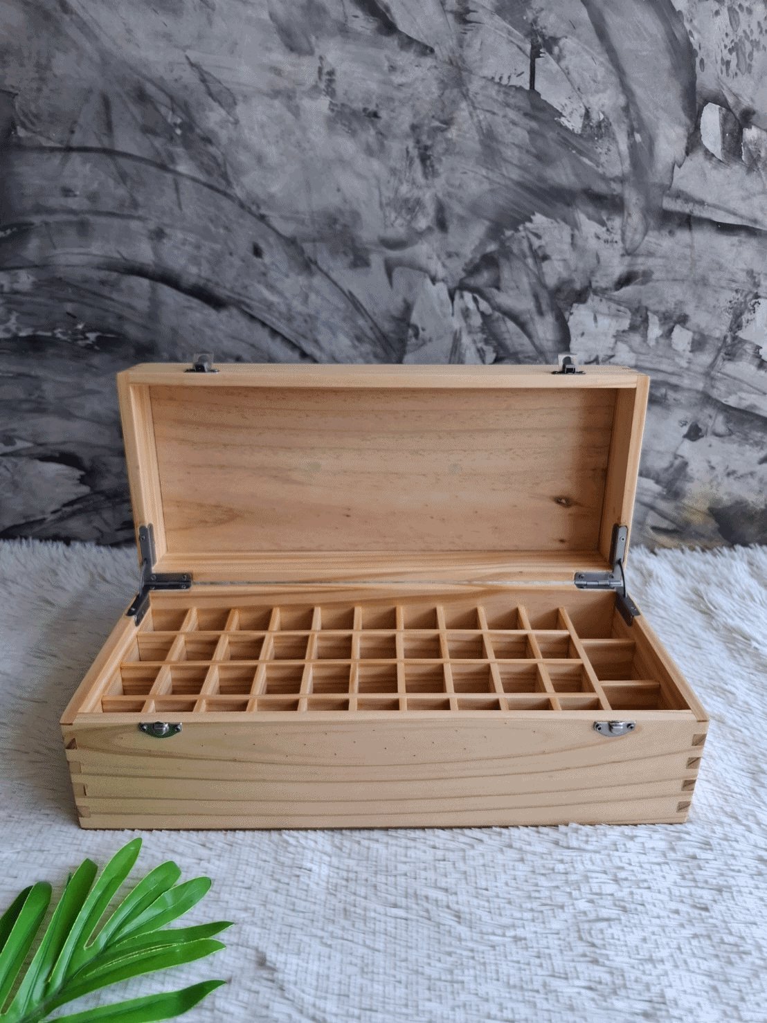 กล่องไม้ฝาล็อคแบ่งช่อง 43 ช่อง