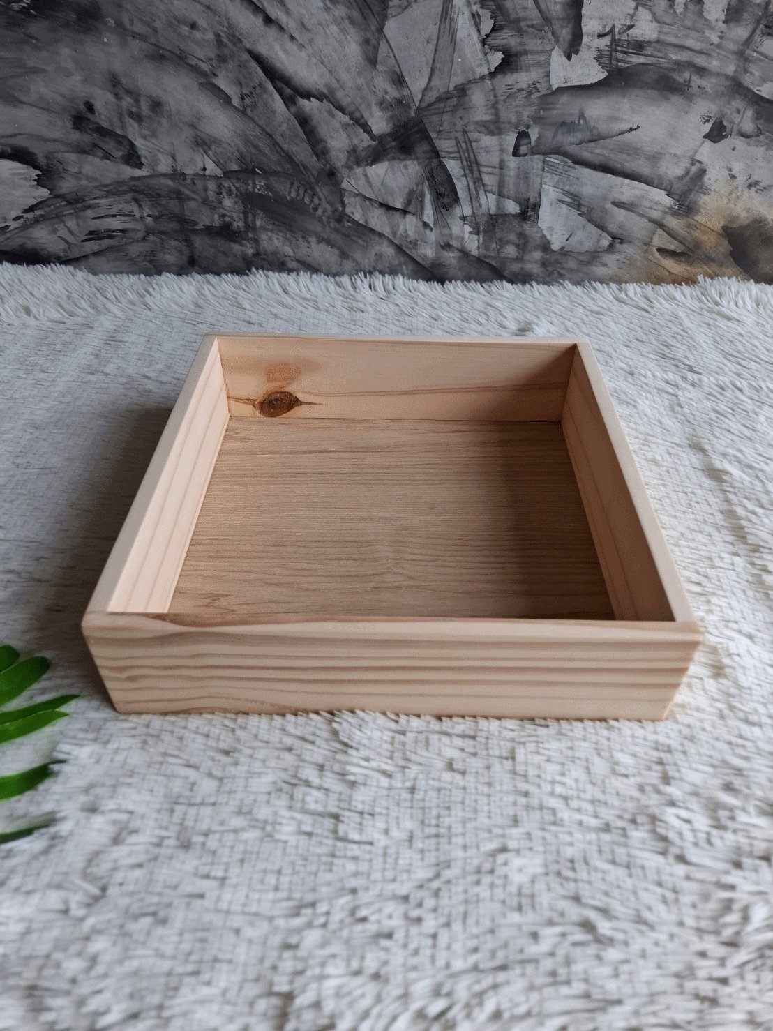 ถาดไม้สน