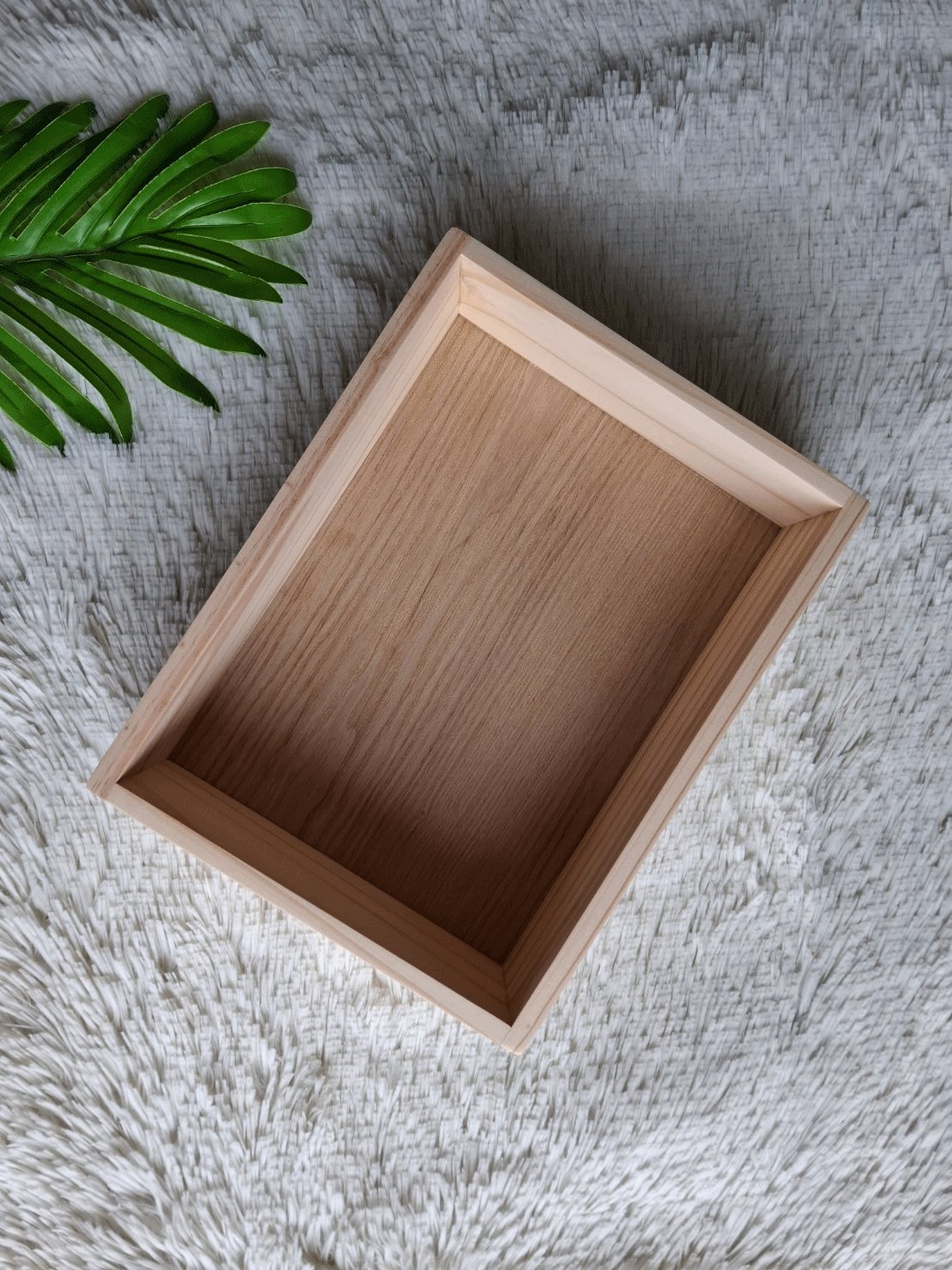 ถาดไม้สน