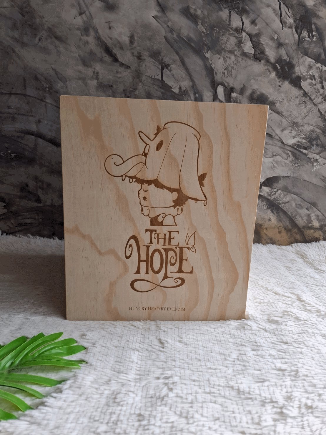 กล่องไม้ใส่โมเดลตุ๊กตา