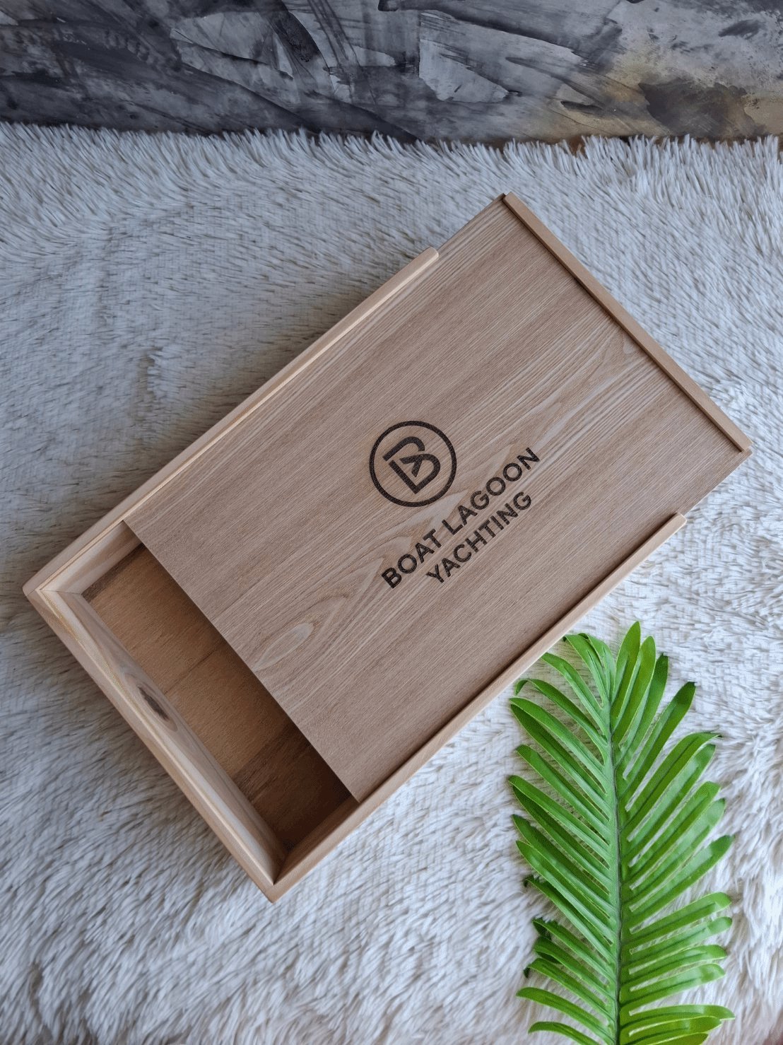 กล่องไม้สนฝาสไลด์