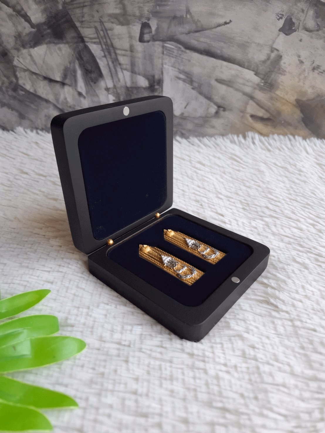 กล่องไม้ใส่อาร์มยศติดไหล่