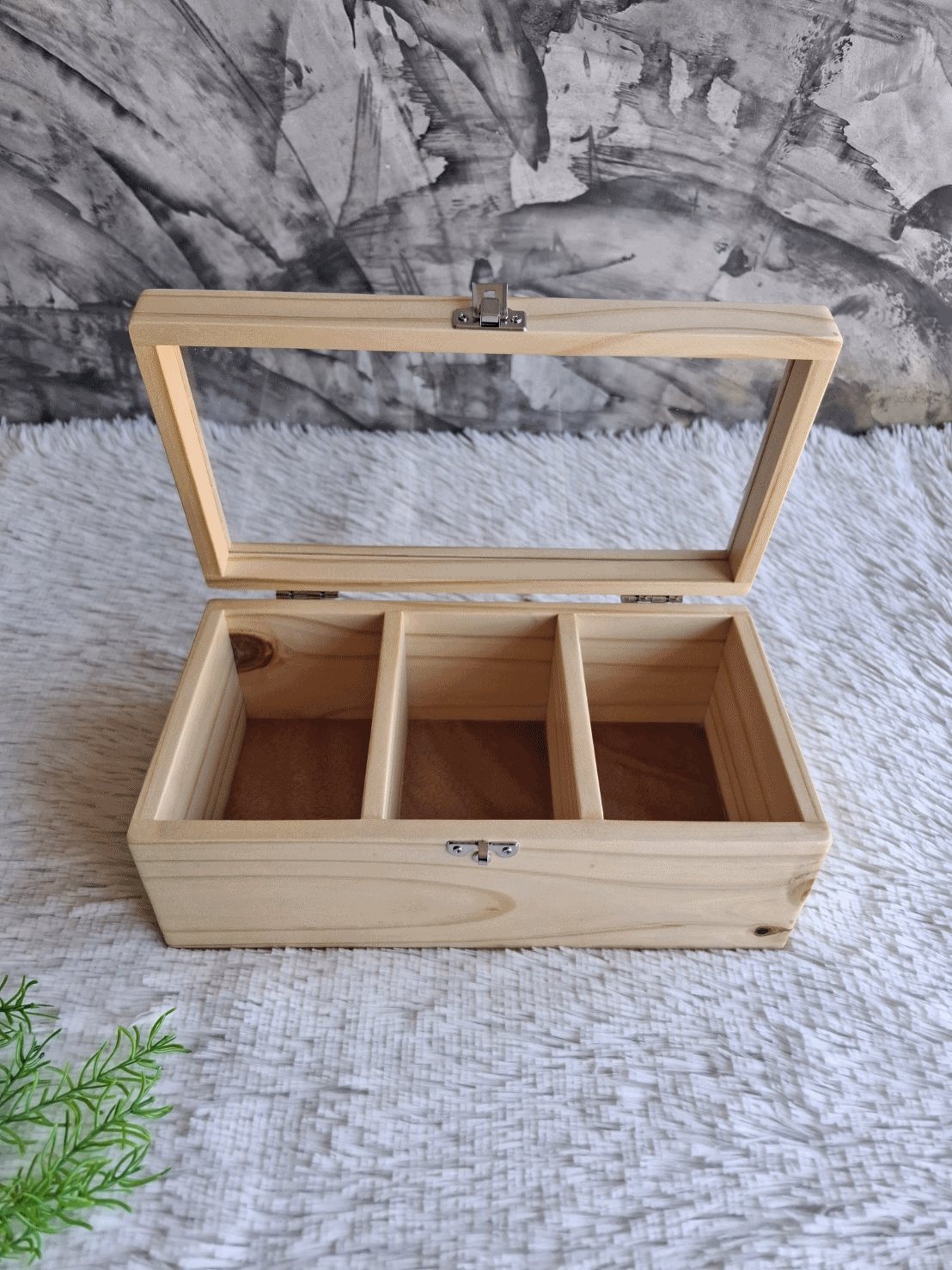 กล่องไม้ฝาอะครีลิคใส