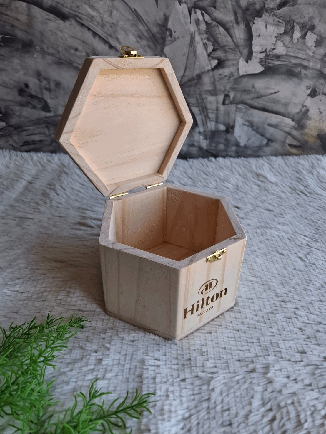 กล่องไม้โอมากาเสะ ทรง 6 เหลี่ยม