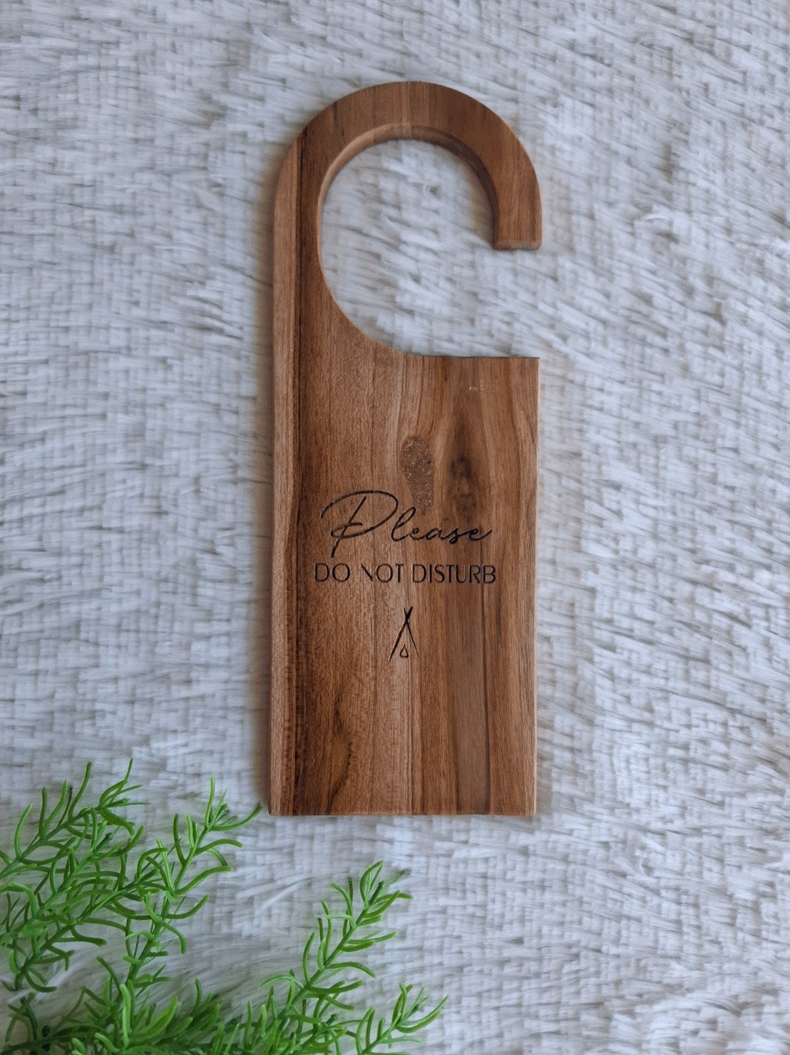 ป้ายไม้แขวนประตูห้อง