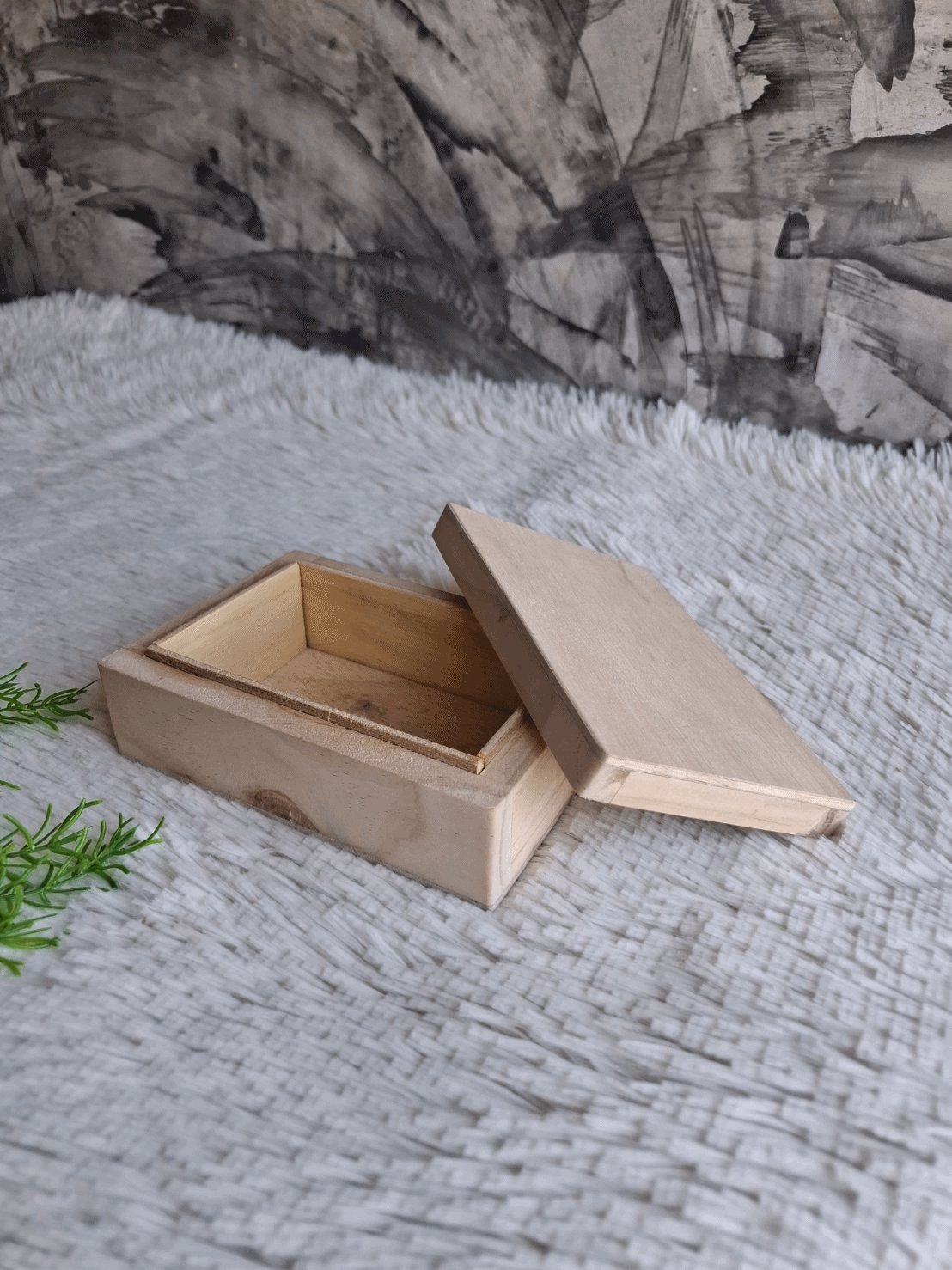 กล่องไม้สนฝาครอบ