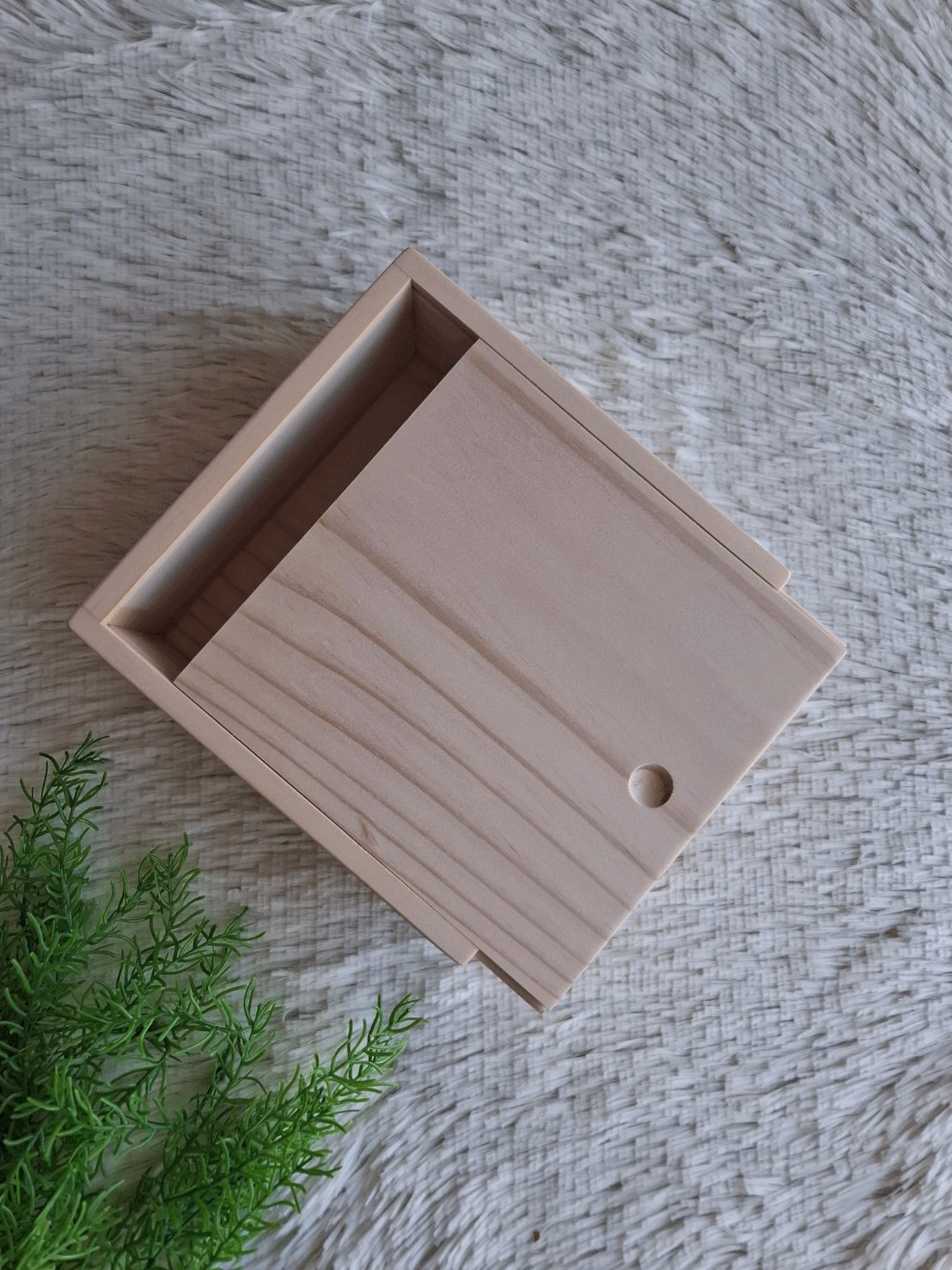 กล่องไม้สนฝาสไลด์