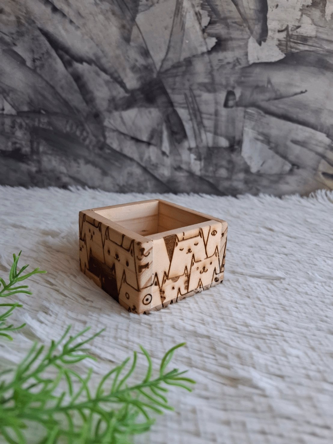 ถาดไม้สน